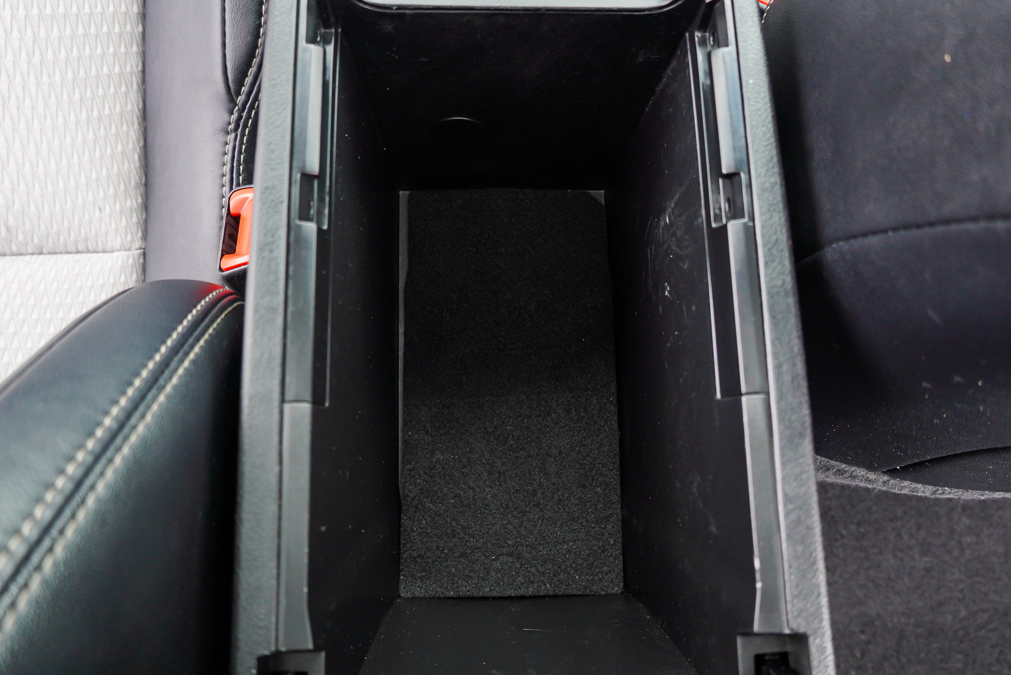 Used 2013 Toyota Camry SE FWD image 36
