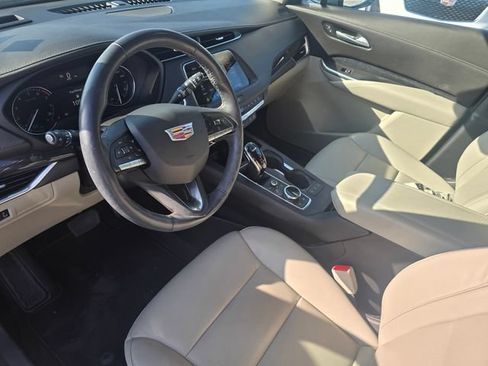 Used 2023 Cadillac XT4 Premium Luxury w/ Enhanced Visibility Package FWD image 21