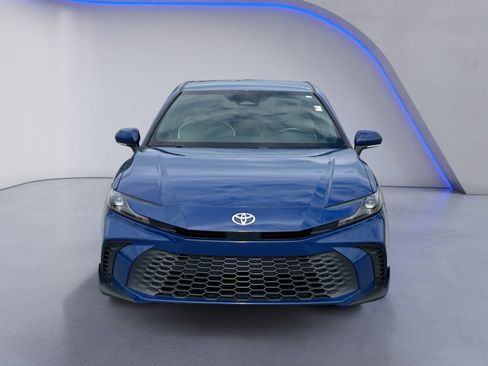 Used 2025 Toyota Camry SE FWD image 8
