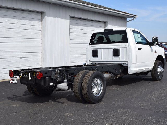 Used 2024 RAM 3500 Tradesman AWD/4WD image 4