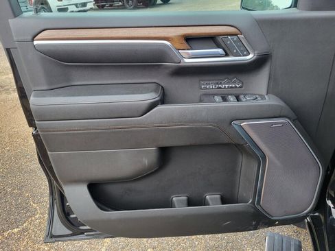 Used 2023 Chevrolet Silverado 1500 High Country w/ Technology Package image 21