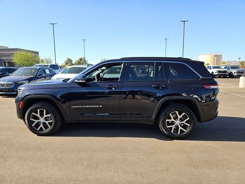 Used 2024 Jeep Grand Cherokee Limited RWD image 2