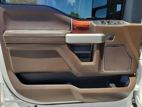 Used 2022 Ford F250 King Ranch w/ King Ranch Ultimate Package AWD/4WD image 18