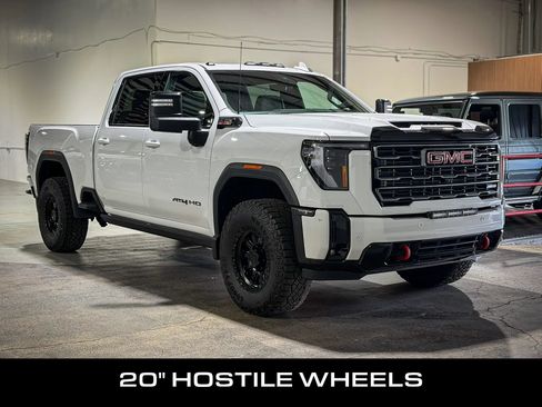 Used 2025 GMC Sierra 2500 AT4 w/ AT4 Premium Plus Package AWD/4WD image 4