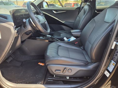 Used 2023 Kia Niro Wind FWD image 22