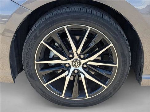 Used 2021 Toyota Camry SE image 10