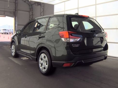 Used 2023 Subaru Forester AWD/4WD image 5