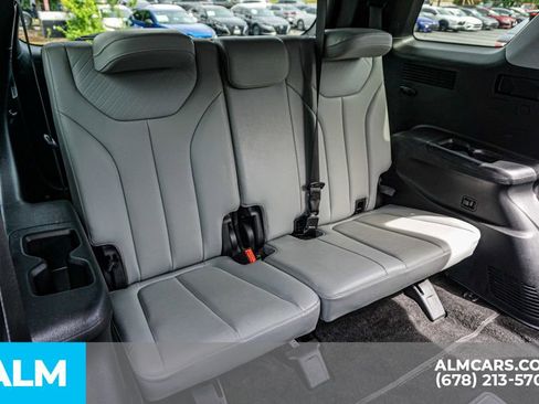 Used 2025 Hyundai Palisade SEL FWD image 23
