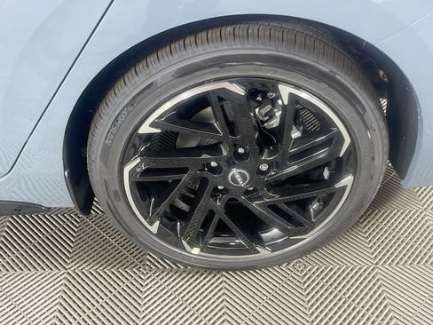 New 2026 Nissan Sentra SR w/ SR Premium Package FWD image 19
