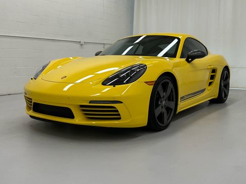 Used 2021 Porsche 718 Cayman image 3