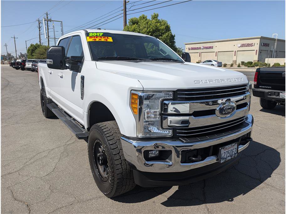 Used 2017 Ford F250 Lariat w/ Lariat Value Package AWD/4WD image 2