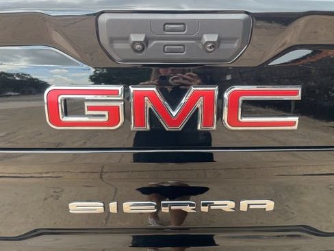 Used 2024 GMC Sierra 2500 AT4 w/ AT4 Premium Plus Package AWD/4WD image 5