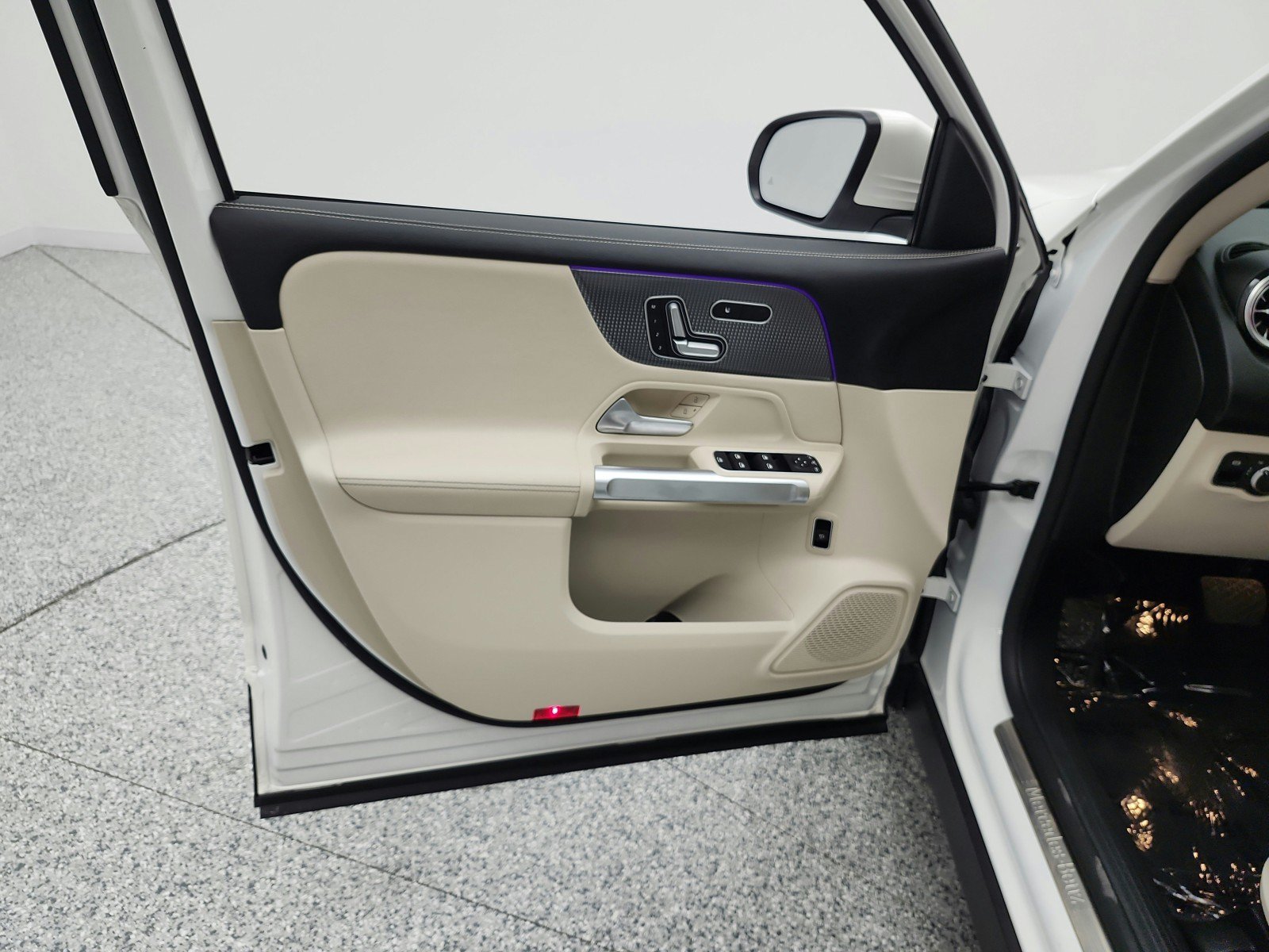 Used 2023 Mercedes-Benz GLB 250 image 15