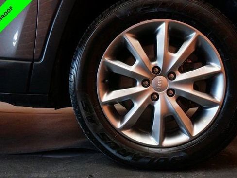 Used 2018 Jeep Cherokee Limited image 92