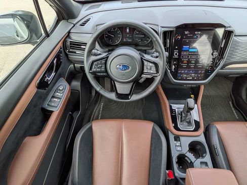 Used 2025 Subaru Forester Touring AWD/4WD image 19