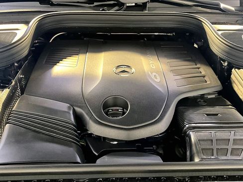 New 2026 Mercedes-Benz GLS 450 4MATIC image 14
