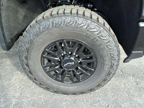 New 2026 Chevrolet Silverado 2500 ZR2 AWD/4WD image 11