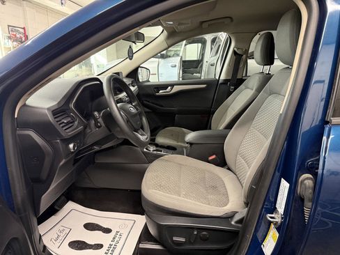 Used 2020 Ford Escape SE image 32