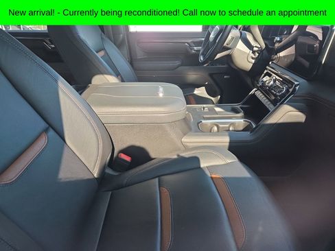 Used 2025 GMC Sierra 2500 AT4 w/ AT4 Premium Plus Package image 8