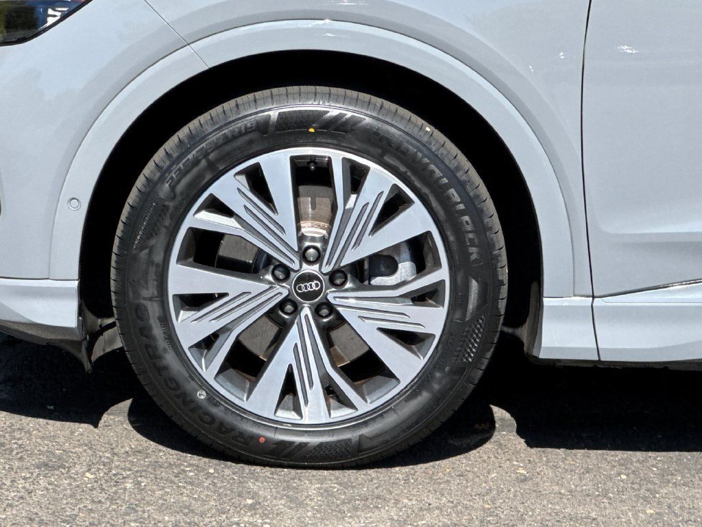 Used 2023 Audi Q4 e-tron Premium Plus w/ Premium Plus RWD image 37