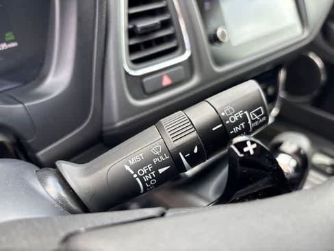 Used 2021 Honda HR-V EX-L image 14