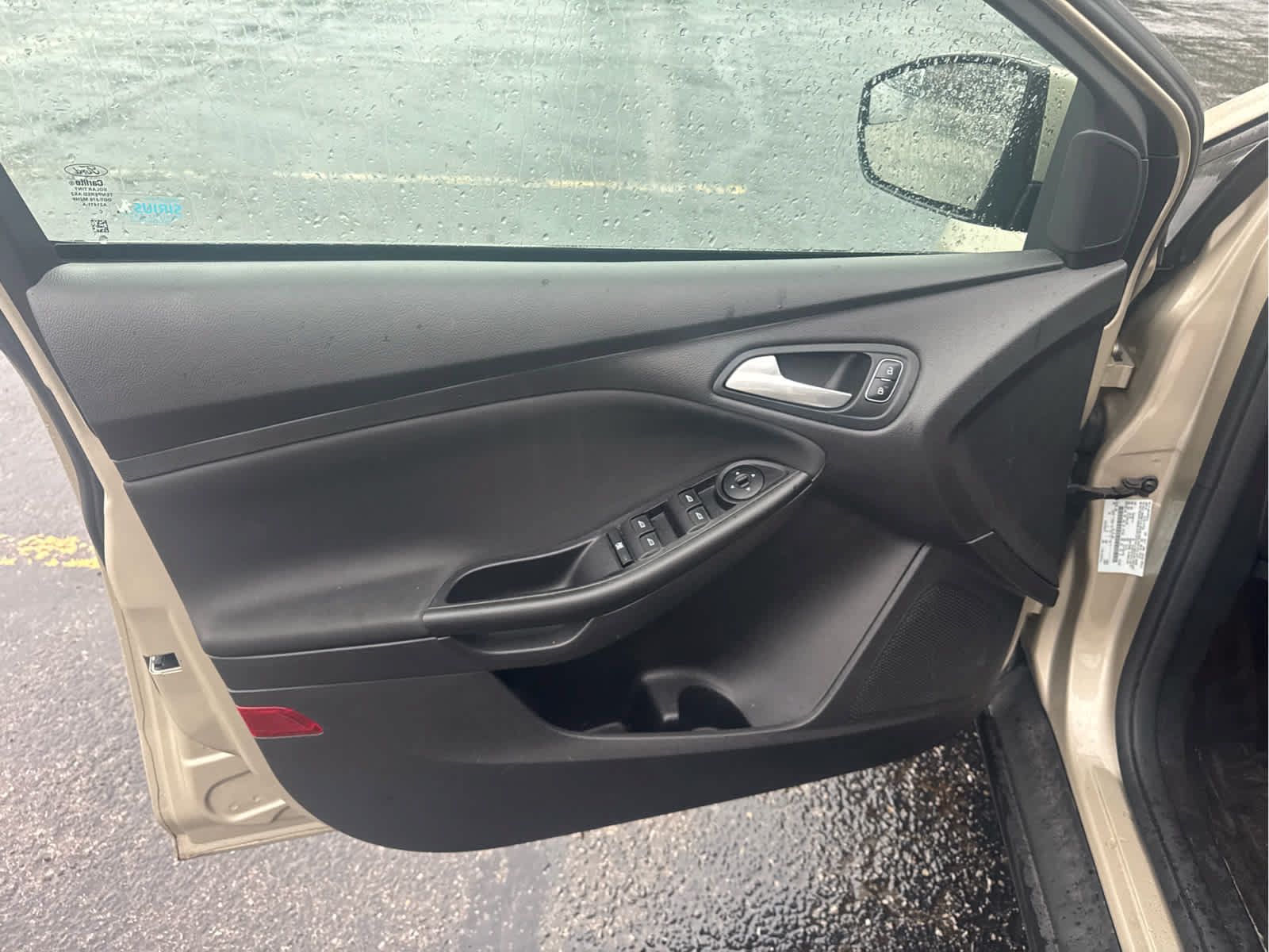 Used 2017 Ford Focus SE FWD image 9