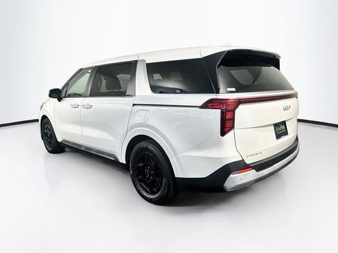 Used 2025 Kia Carnival FWD image 5