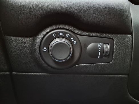 Used 2024 Dodge Durango SXT image 19