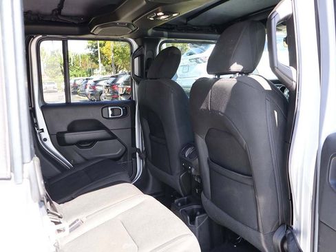 Used 2022 Jeep Gladiator Overland image 31