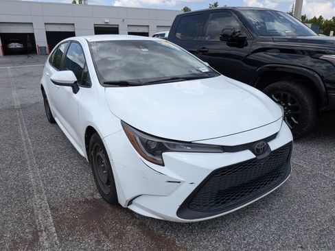 Used 2020 Toyota Corolla LE FWD image 1