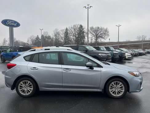 Used 2018 Subaru Impreza 2.0i Premium image 4