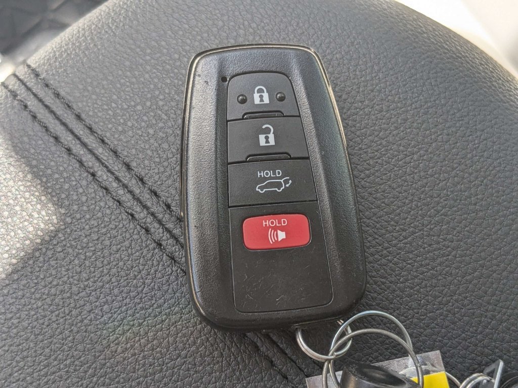 Used 2025 Toyota RAV4 XLE Premium FWD image 34
