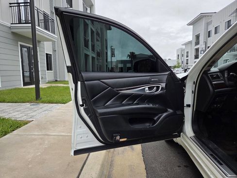 Used 2015 INFINITI Q70 3.7 RWD image 38