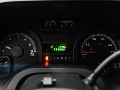 Used 2011 Ford E-150 and Econoline 150 RWD image 21