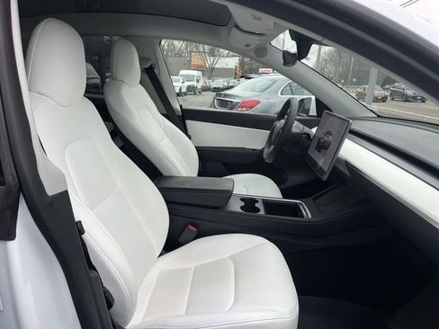 Used 2022 Tesla Model Y Performance image 25