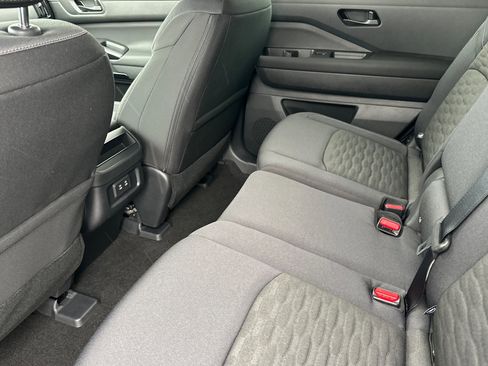 New 2026 Nissan Pathfinder SV image 12