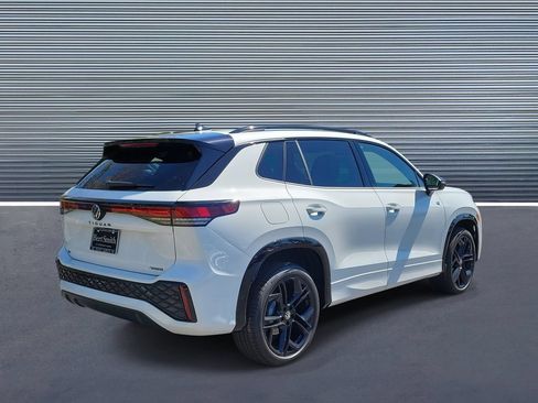 New 2026 Volkswagen Tiguan SE R-Line AWD/4WD image 3