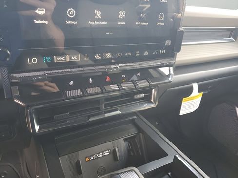 New 2026 GMC Hummer EV 4x4 Crew Cab image 39