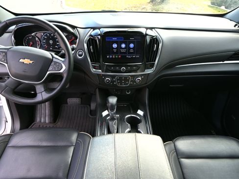 Used 2023 Chevrolet Traverse Premier image 13