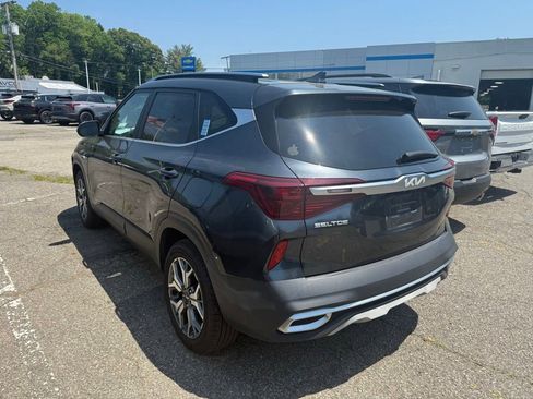 Used 2022 Kia Seltos EX AWD/4WD image 4