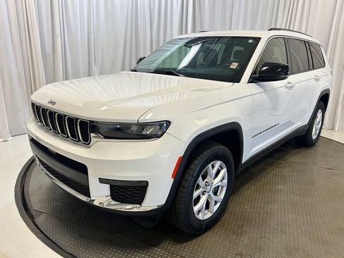 Used 2022 Jeep Grand Cherokee L Limited AWD/4WD image 32
