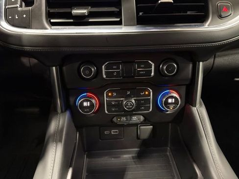 Used 2021 Chevrolet Suburban LS image 28