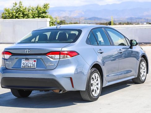 Used 2023 Toyota Corolla LE FWD image 5