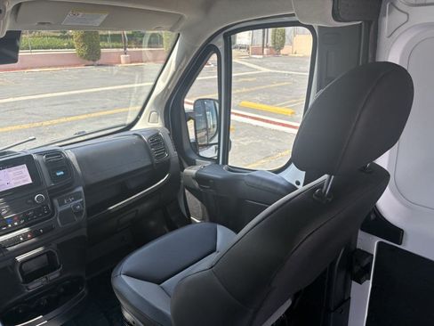 Used 2026 RAM ProMaster 2500 w/ Convenience Group FWD image 22