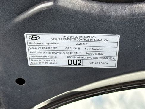 Used 2025 Hyundai Elantra Limited FWD image 9