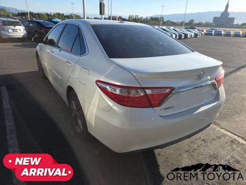 Used 2015 Toyota Camry SE FWD image 3