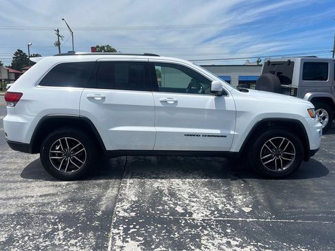 Used 2020 Jeep Grand Cherokee Laredo w/ Security & Convenience Group image 2