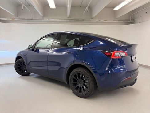 Used 2024 Tesla Model Y Long Range AWD/4WD image 7