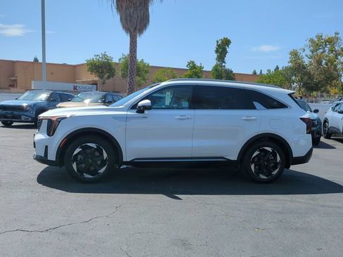 Certified 2025 Kia Sorento EX w/ EX Panoramic Sunroof Package AWD/4WD image 6