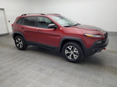 Used 2017 Jeep Cherokee Trailhawk image 11